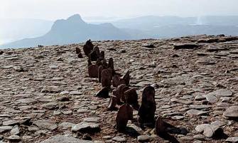 Richard-Long-A-Line-in-Sc-002